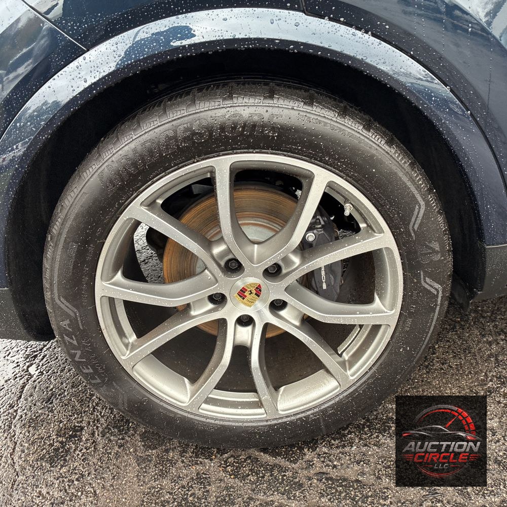2024 Porsche Cayenne Base