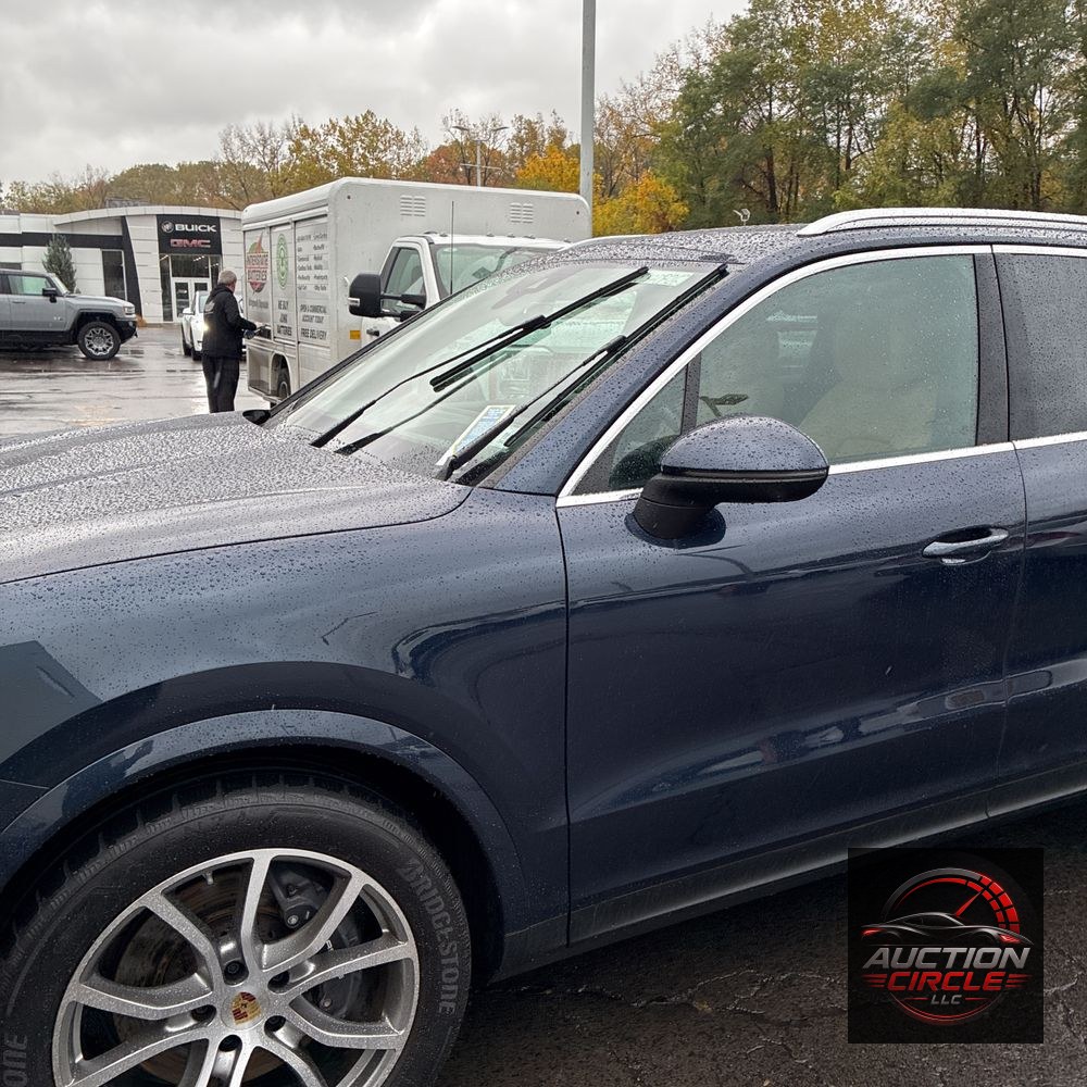 2024 Porsche Cayenne Base