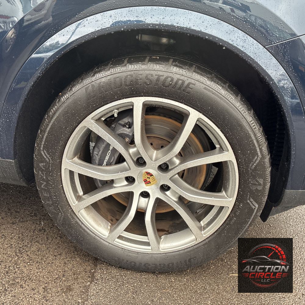 2024 Porsche Cayenne Base