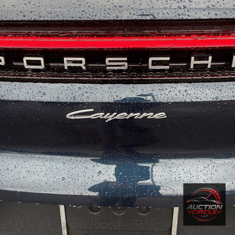 2024 Porsche Cayenne Base