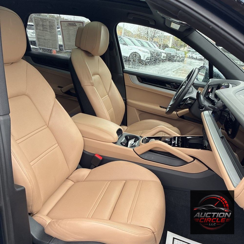 2024 Porsche Cayenne Base