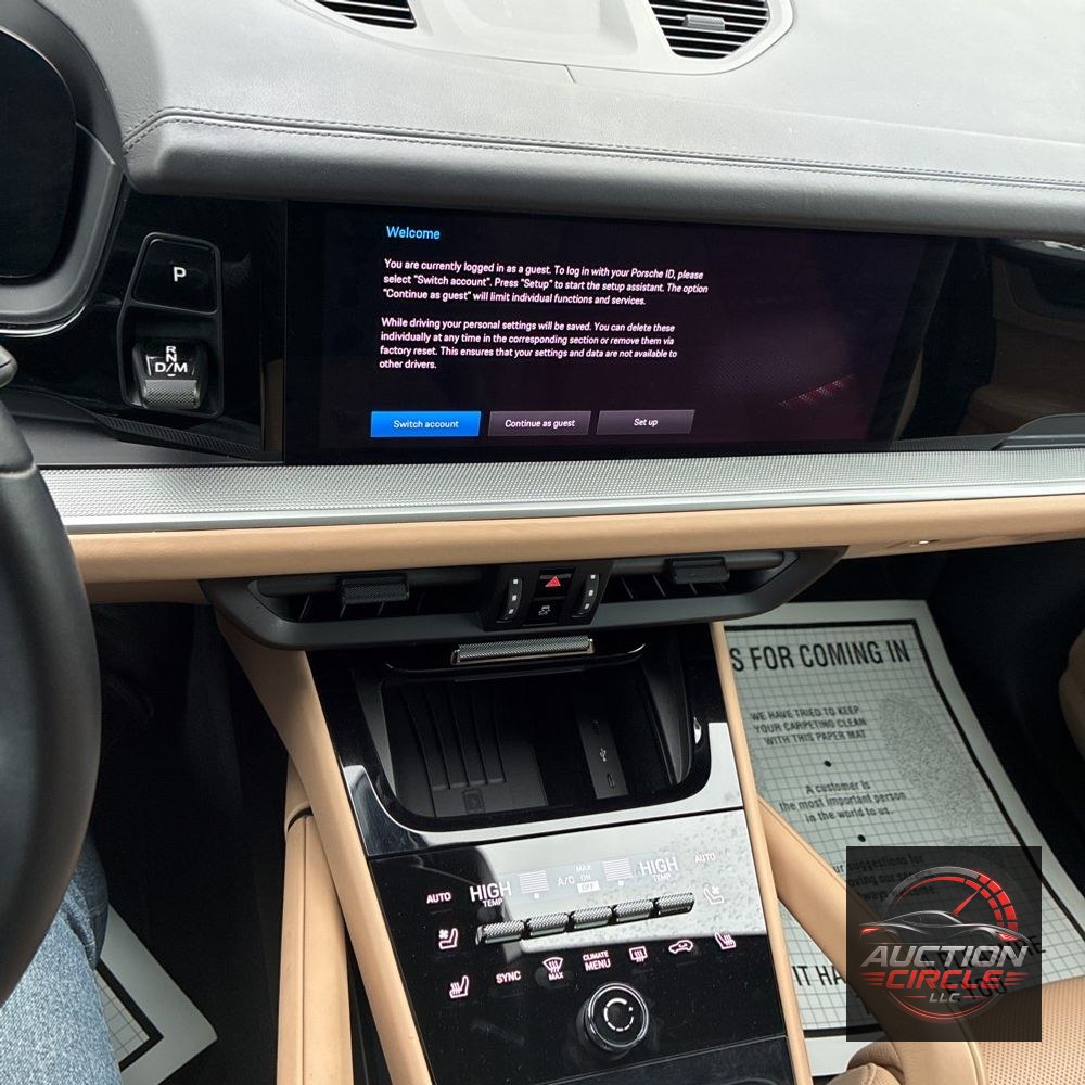 2024 Porsche Cayenne Base