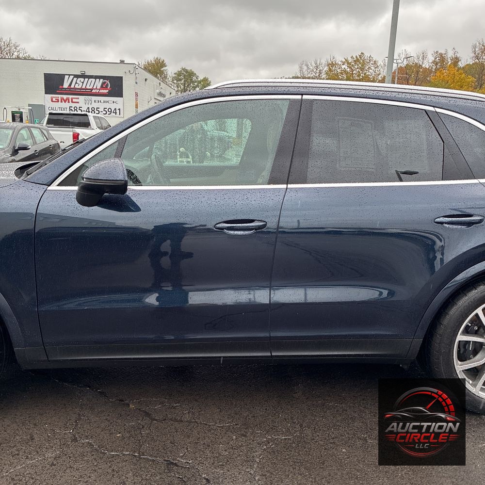 2024 Porsche Cayenne Base