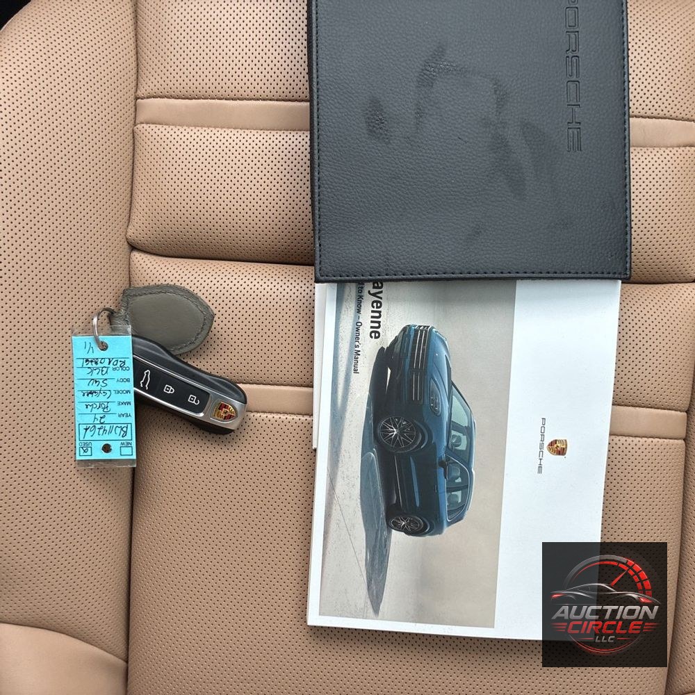 2024 Porsche Cayenne Base