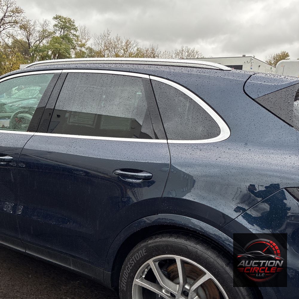 2024 Porsche Cayenne Base