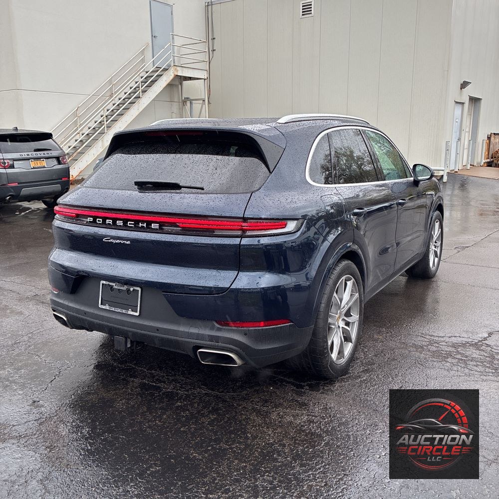 2024 Porsche Cayenne Base