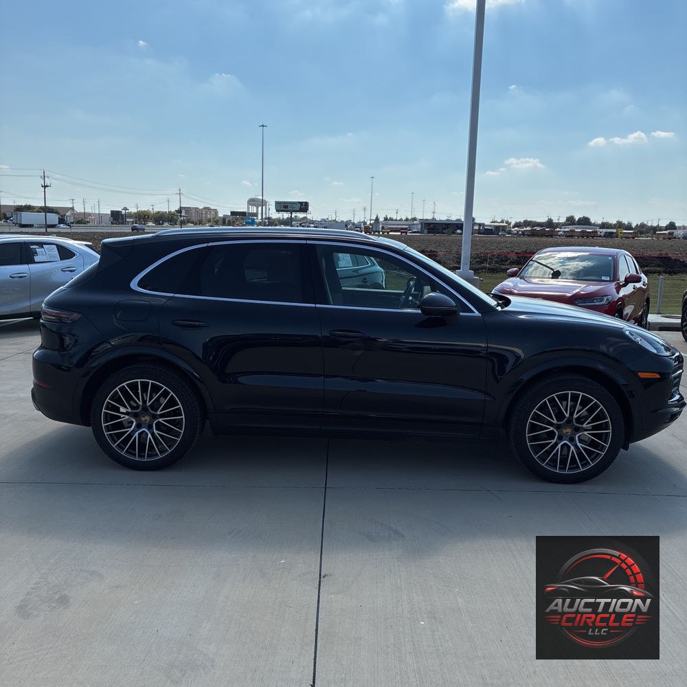 2022 Porsche Cayenne Base