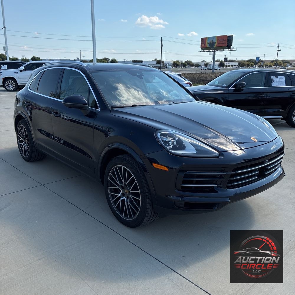 2022 Porsche Cayenne Base