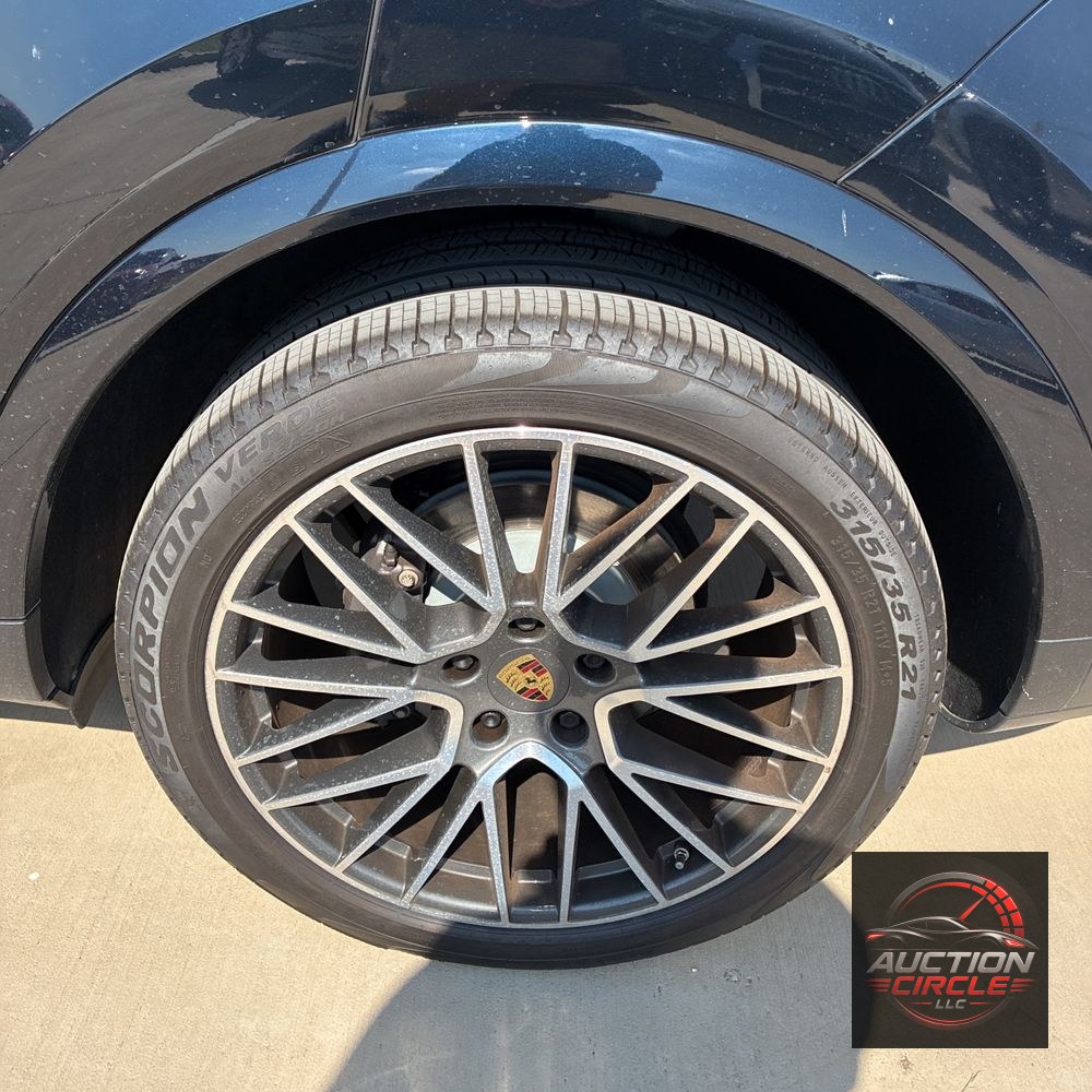 2022 Porsche Cayenne Base