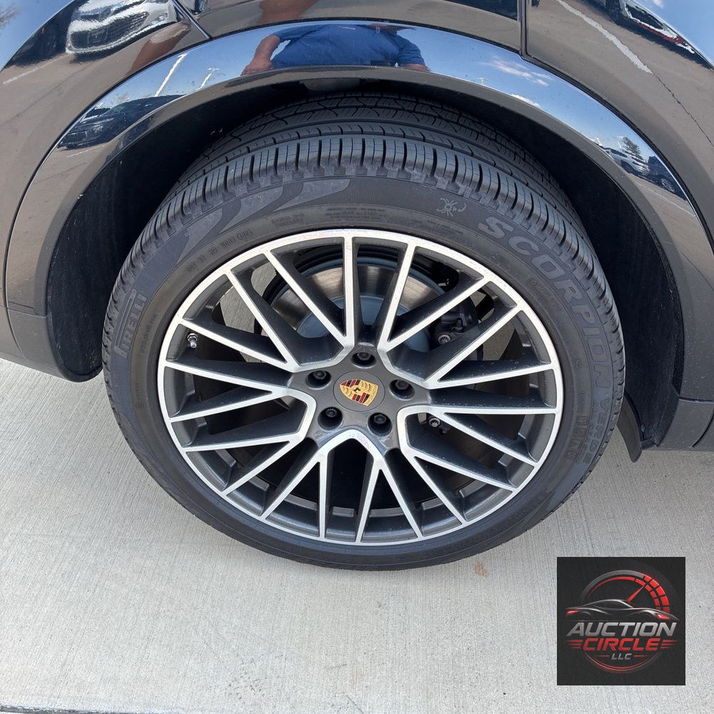 2022 Porsche Cayenne Base