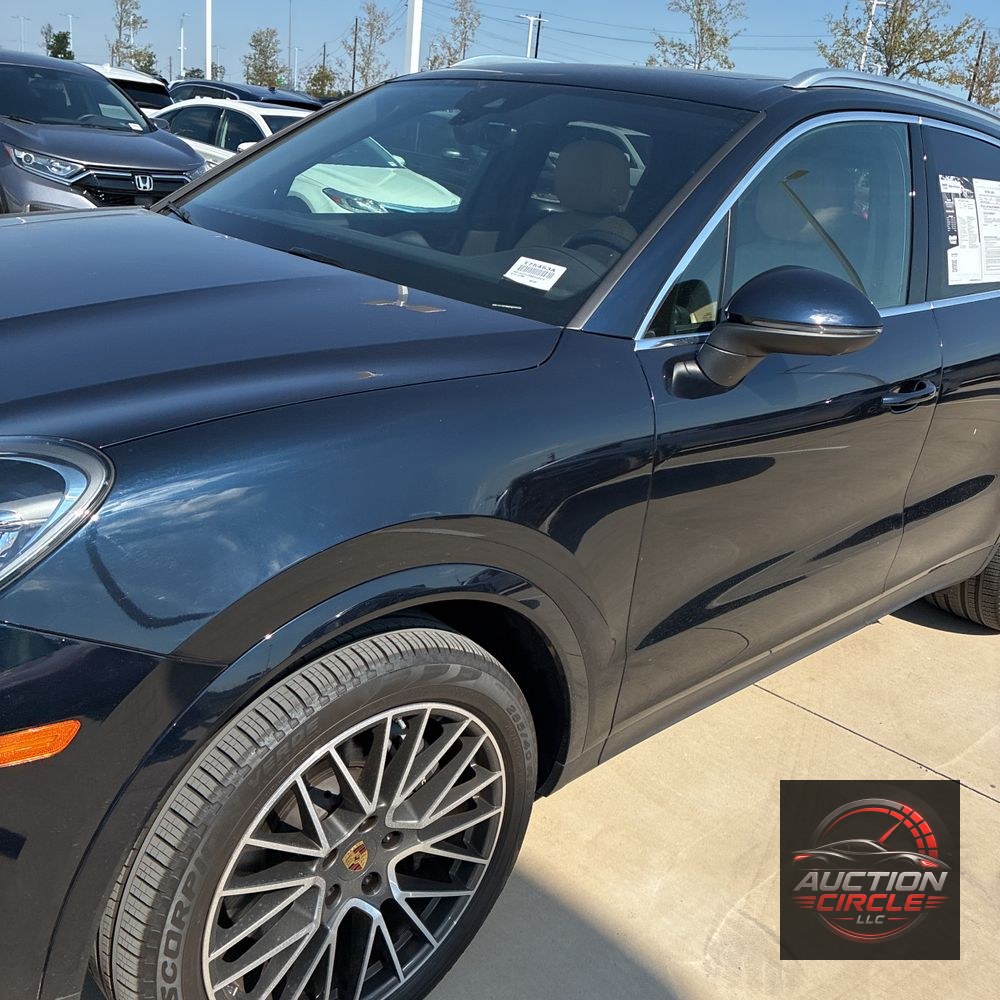 2022 Porsche Cayenne Base