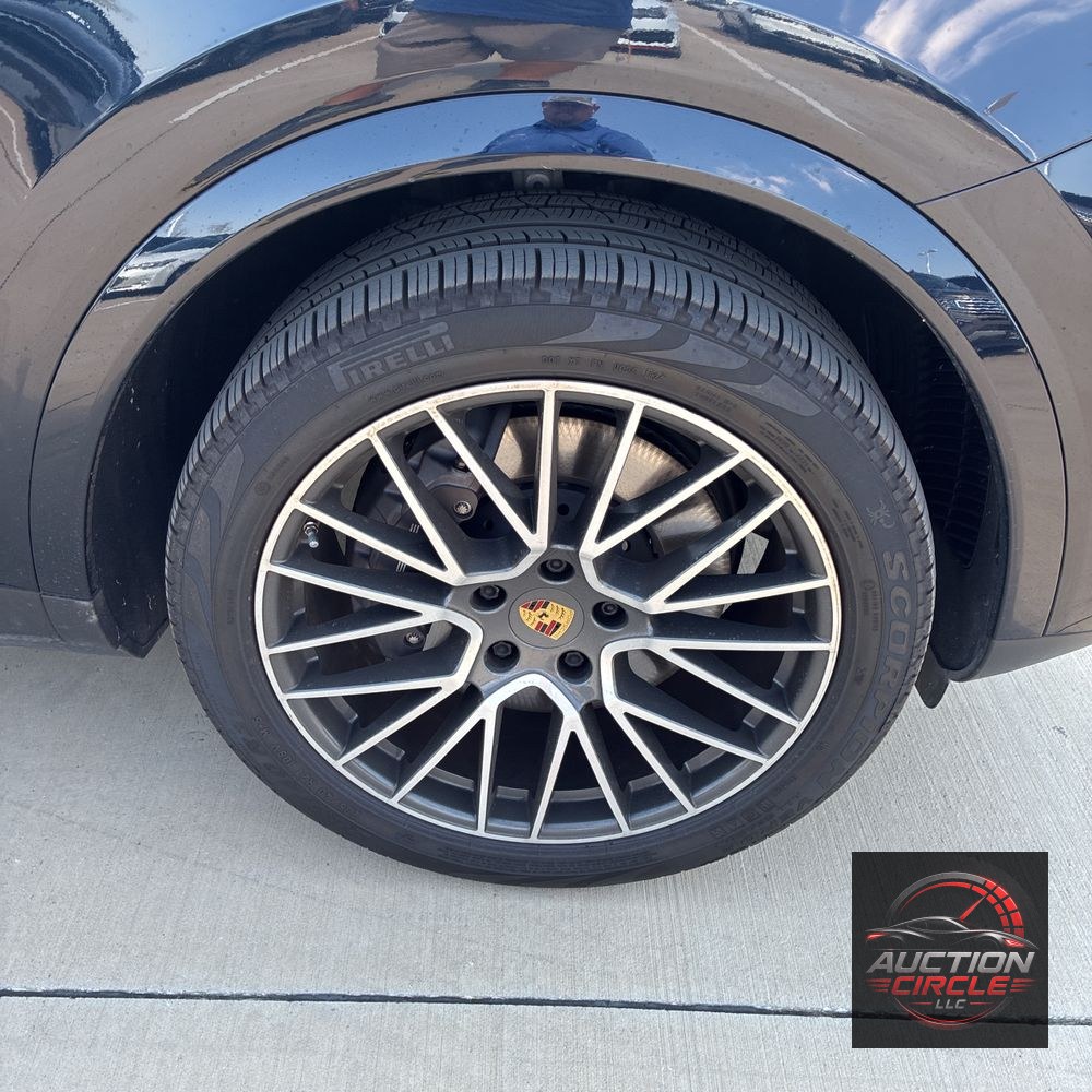 2022 Porsche Cayenne Base