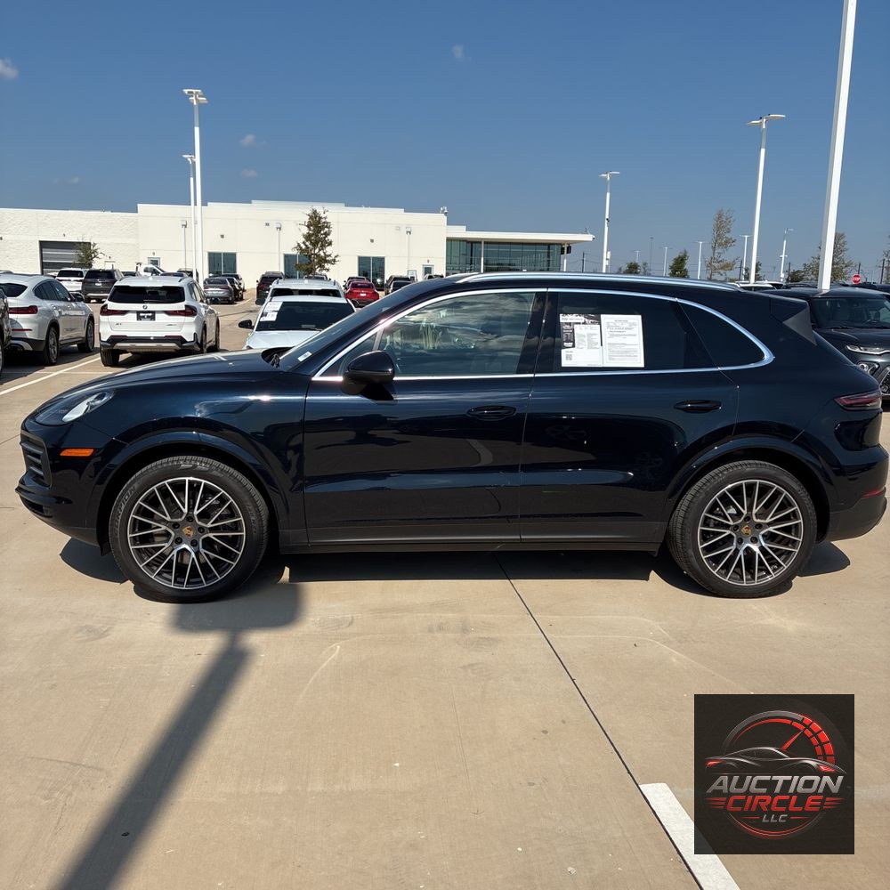2022 Porsche Cayenne Base
