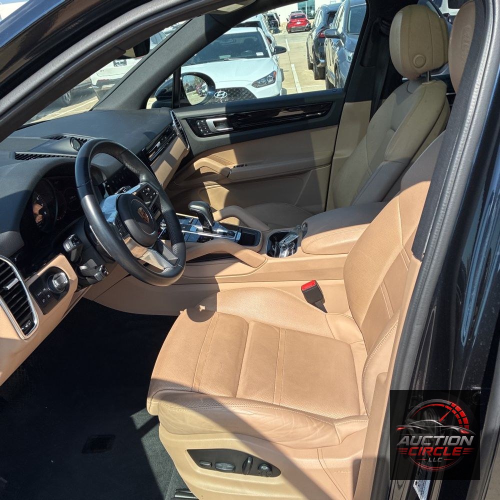 2022 Porsche Cayenne Base