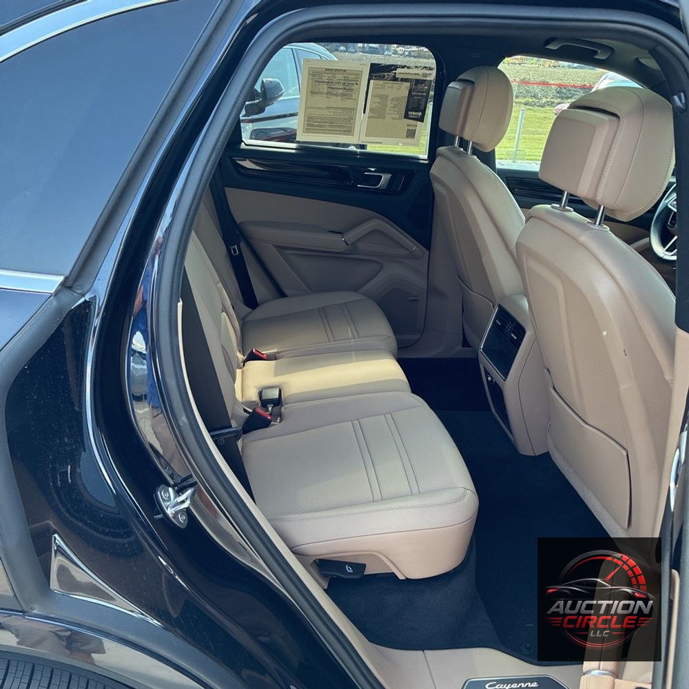 2022 Porsche Cayenne Base