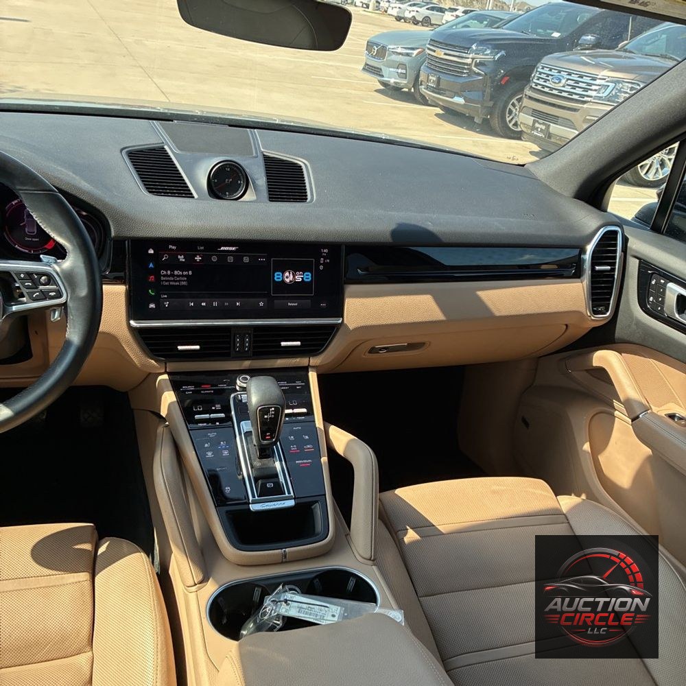 2022 Porsche Cayenne Base