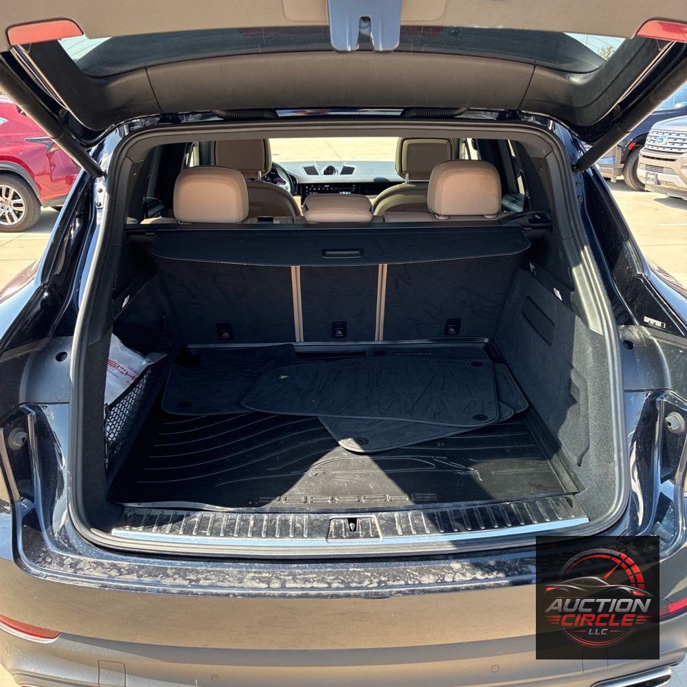 2022 Porsche Cayenne Base