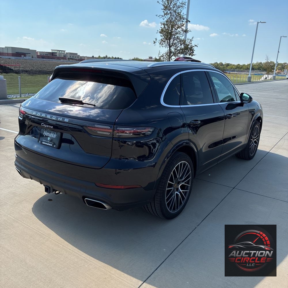 2022 Porsche Cayenne Base