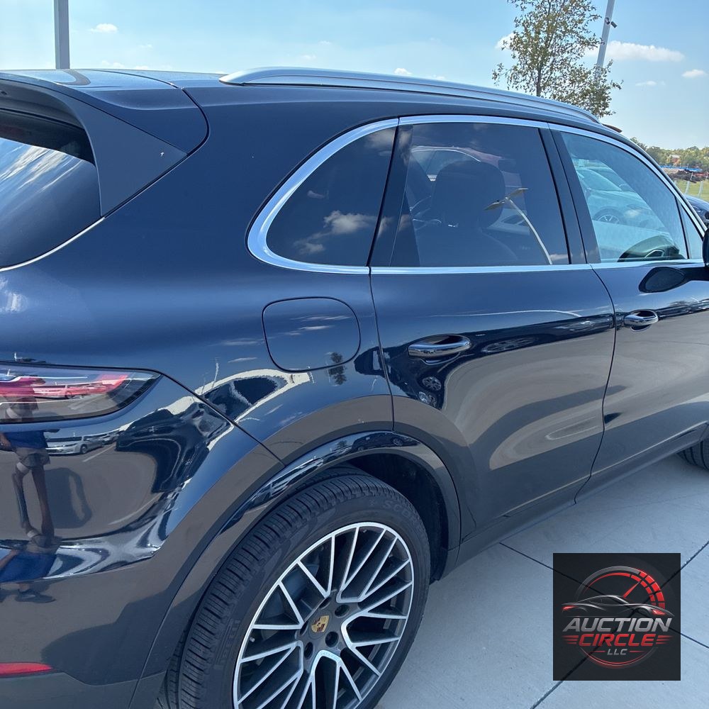 2022 Porsche Cayenne Base