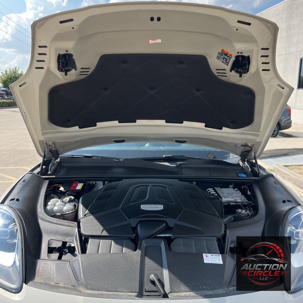 2021 Porsche Cayenne Base