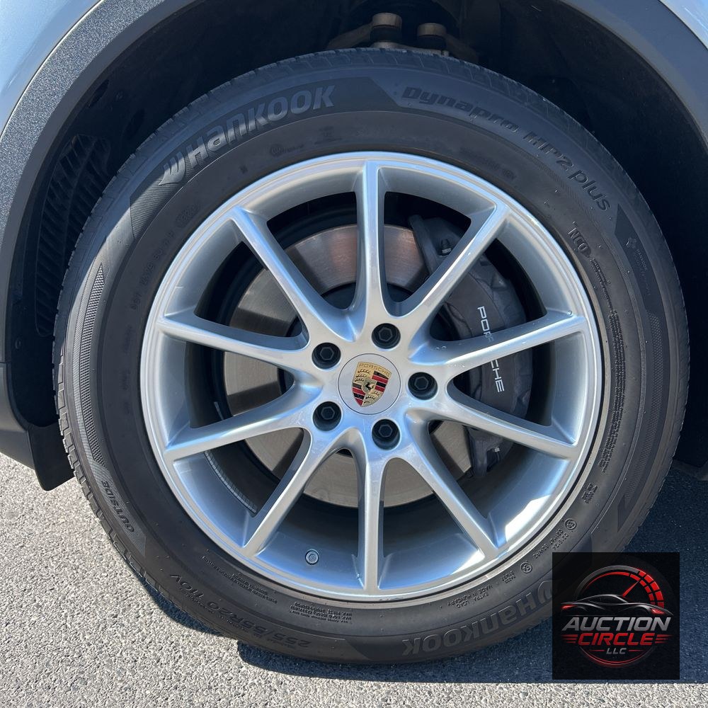 2024 Porsche Cayenne Base