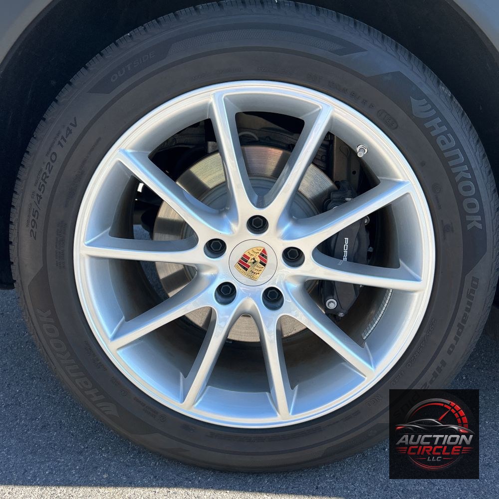 2024 Porsche Cayenne Base