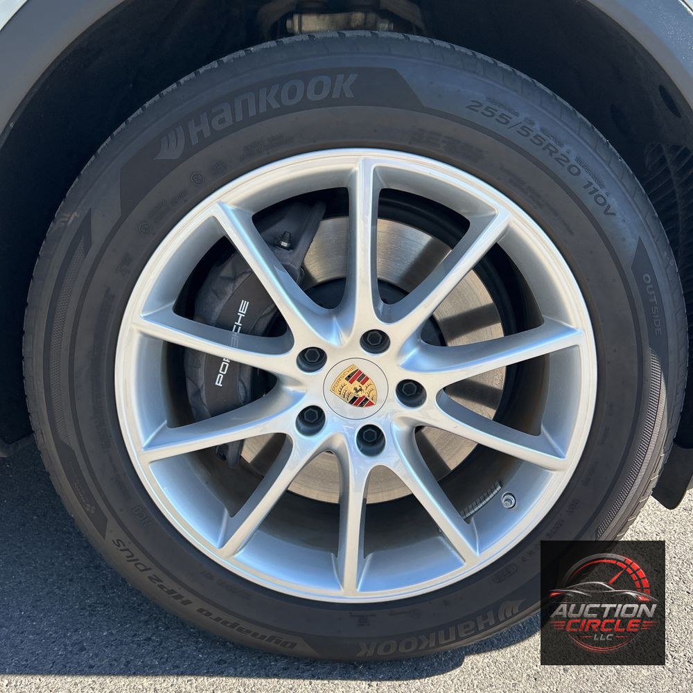 2024 Porsche Cayenne Base