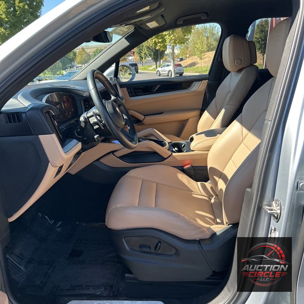 2024 Porsche Cayenne Base