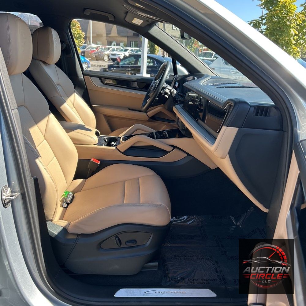 2024 Porsche Cayenne Base