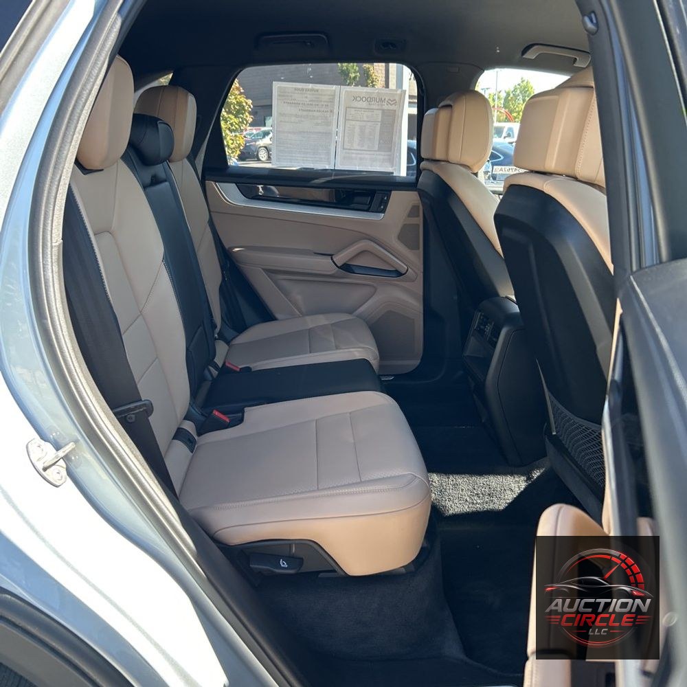 2024 Porsche Cayenne Base