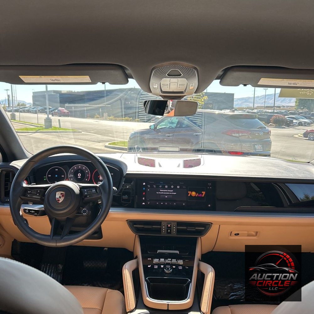 2024 Porsche Cayenne Base