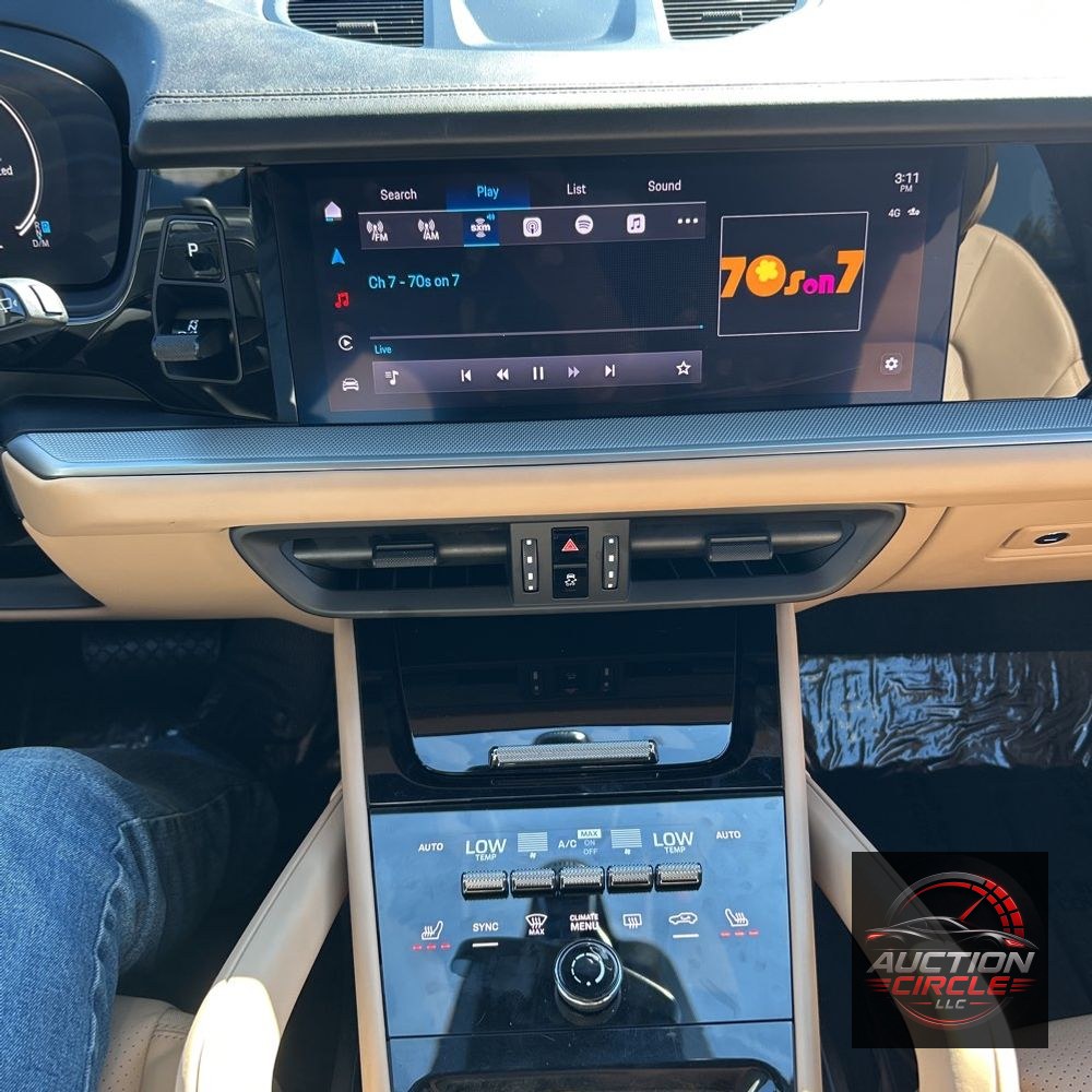 2024 Porsche Cayenne Base