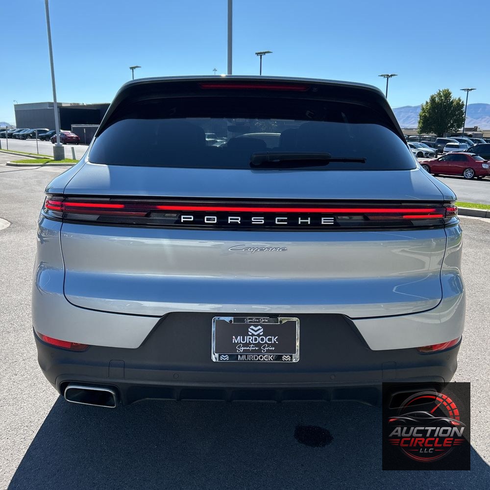 2024 Porsche Cayenne Base