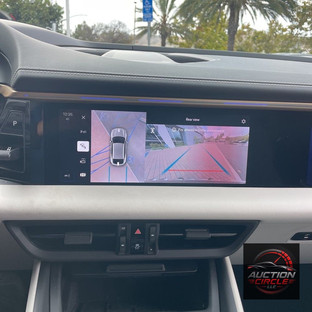 2024 Porsche Macan EV 4