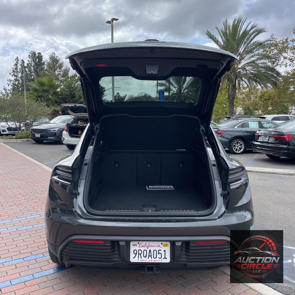 2024 Porsche Macan EV 4