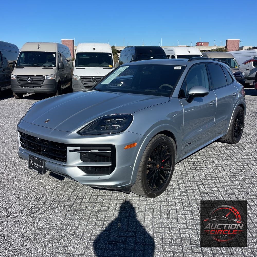 2025 Porsche Cayenne GTS