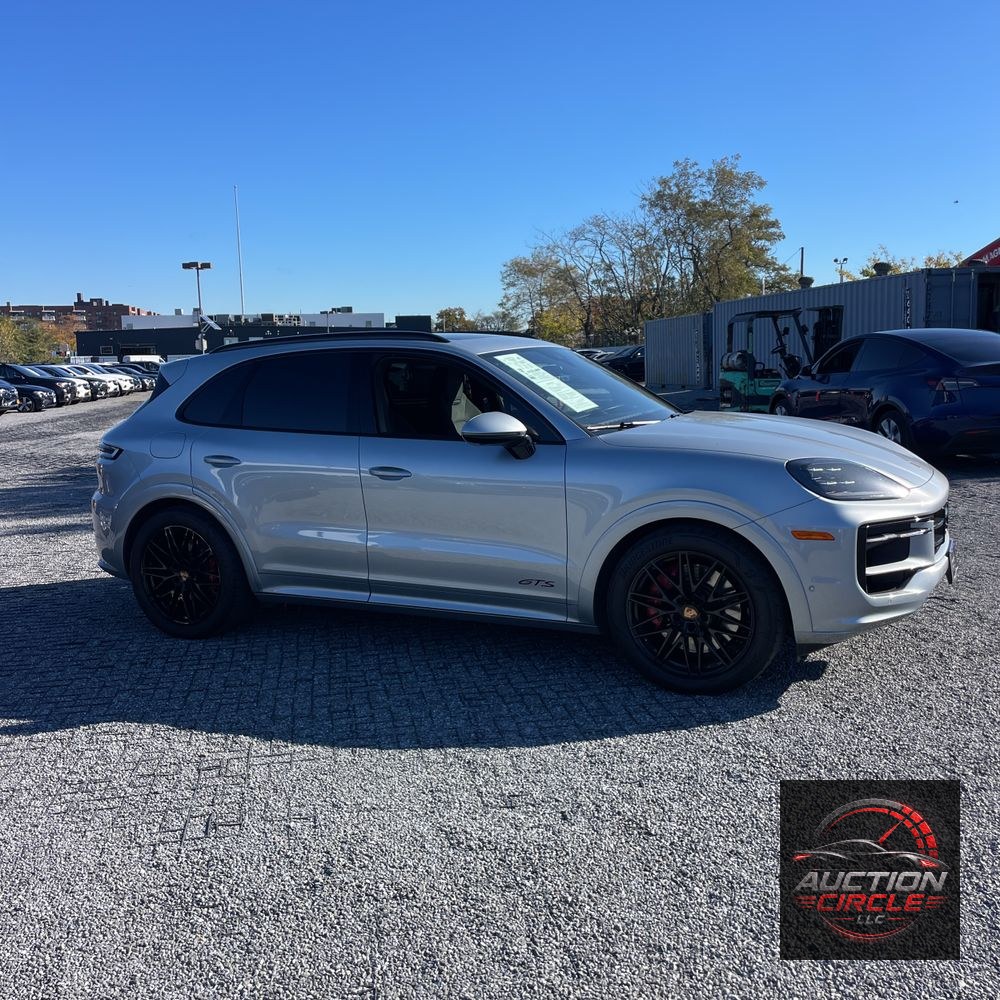 2025 Porsche Cayenne GTS