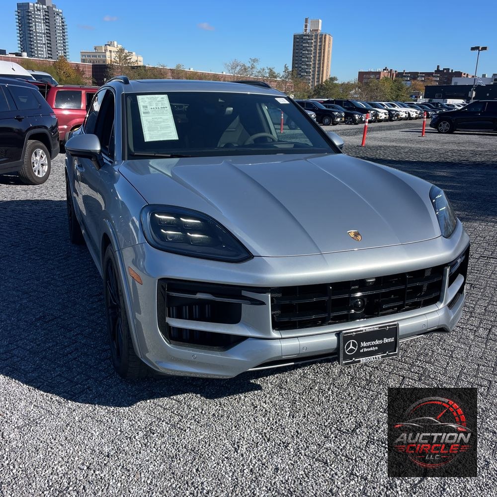 2025 Porsche Cayenne GTS