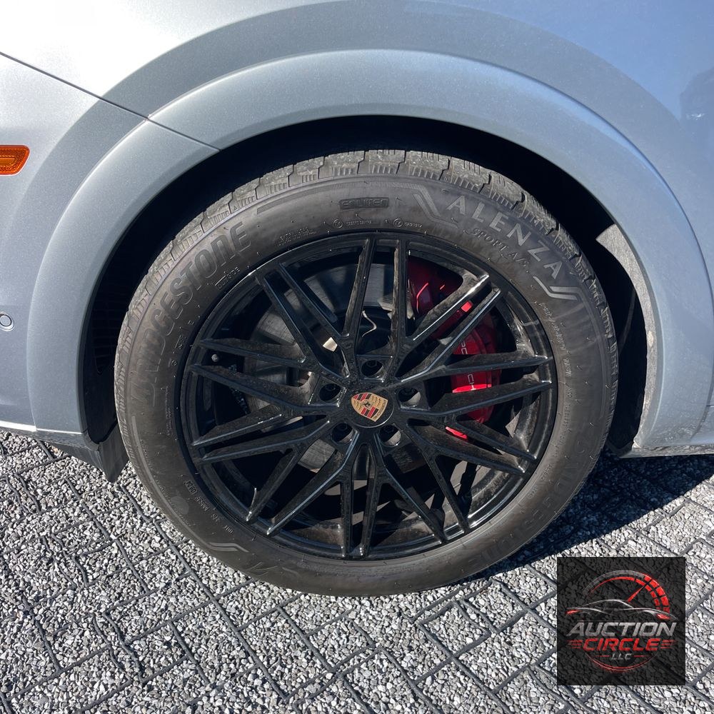 2025 Porsche Cayenne GTS
