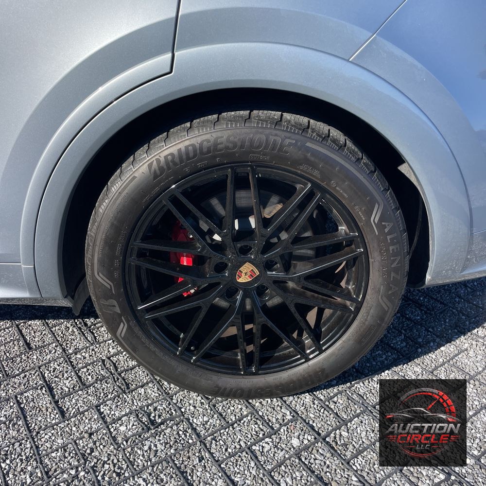 2025 Porsche Cayenne GTS