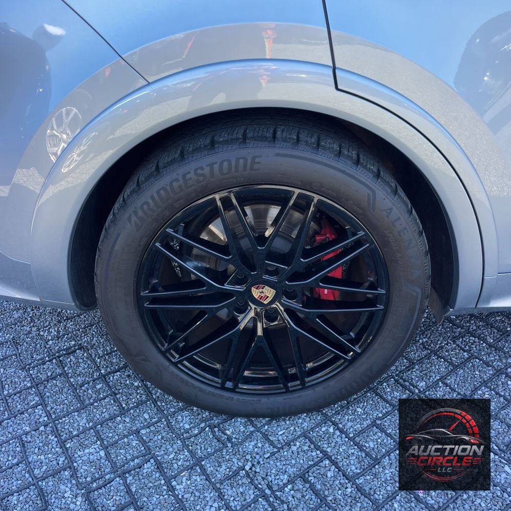 2025 Porsche Cayenne GTS
