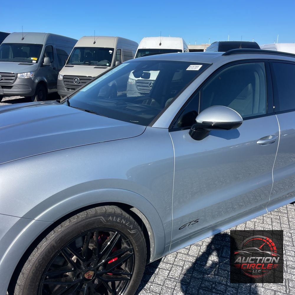 2025 Porsche Cayenne GTS