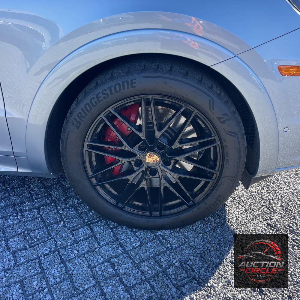 2025 Porsche Cayenne GTS