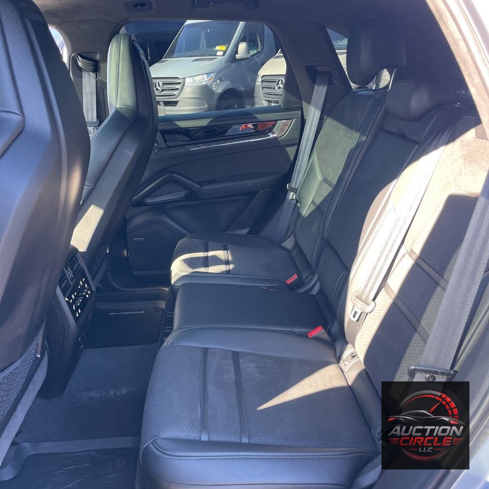 2025 Porsche Cayenne GTS