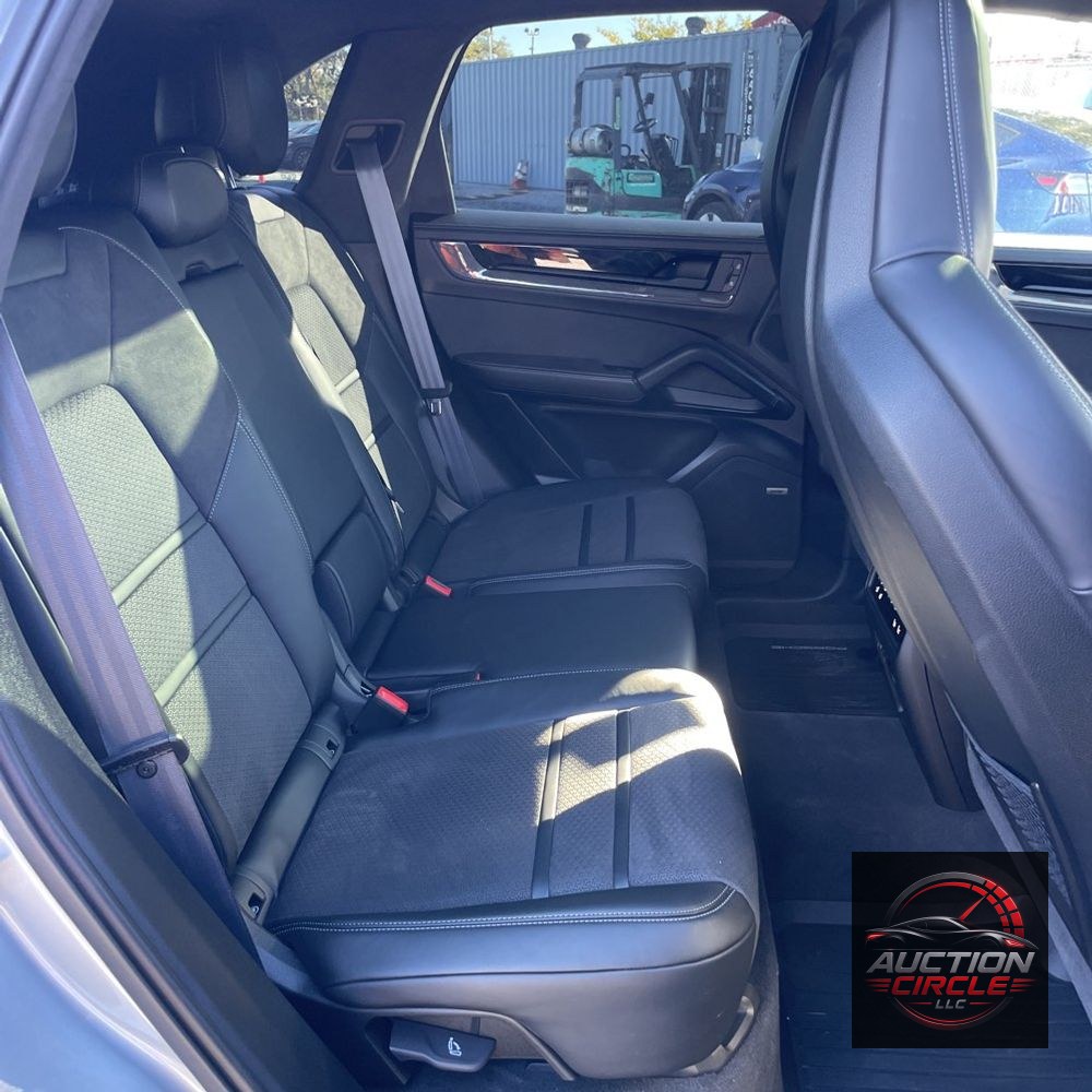 2025 Porsche Cayenne GTS