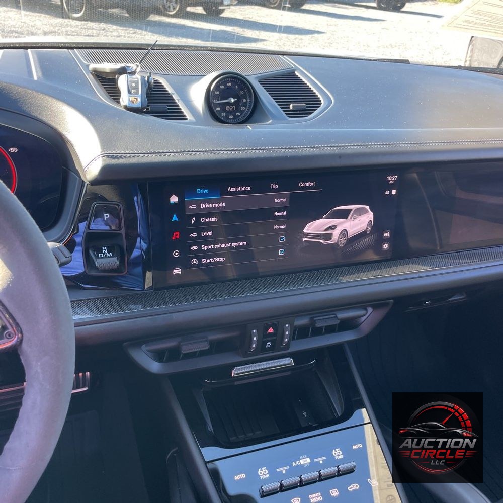 2025 Porsche Cayenne GTS