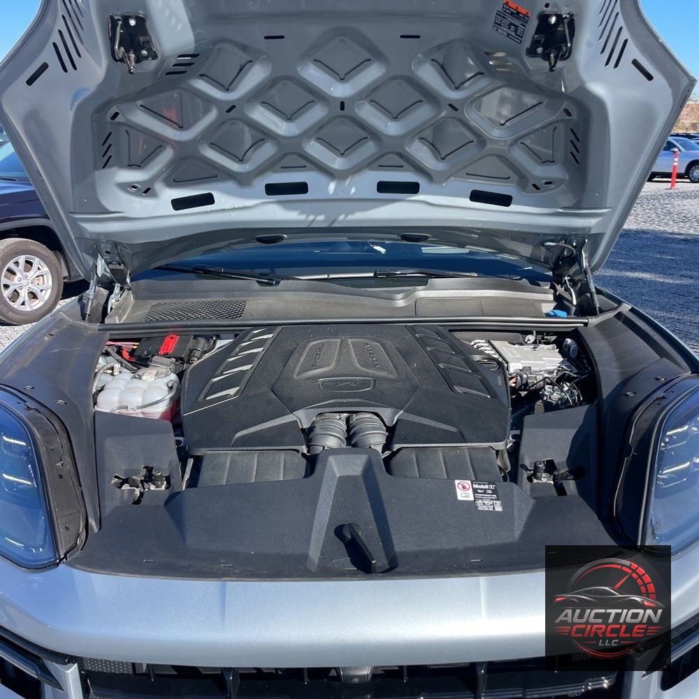 2025 Porsche Cayenne GTS