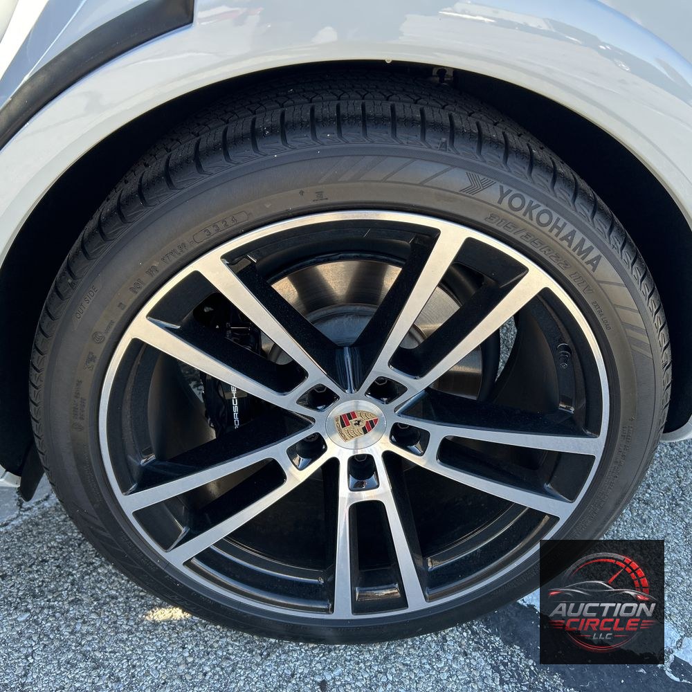 2025 Porsche Cayenne GTS
