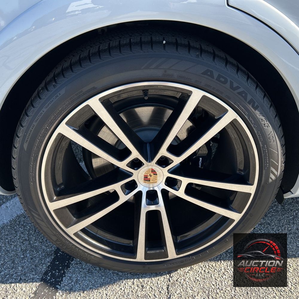 2025 Porsche Cayenne GTS