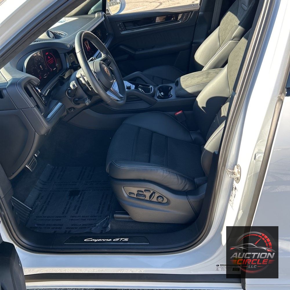 2025 Porsche Cayenne GTS